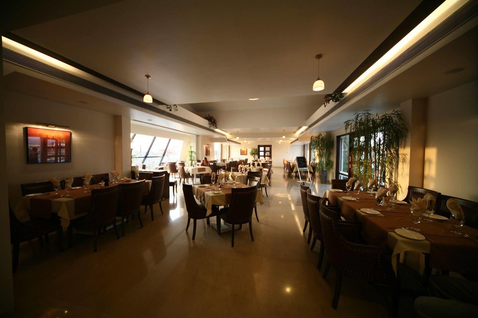 Sentosa Resorts Chinchvad المظهر الخارجي الصورة
